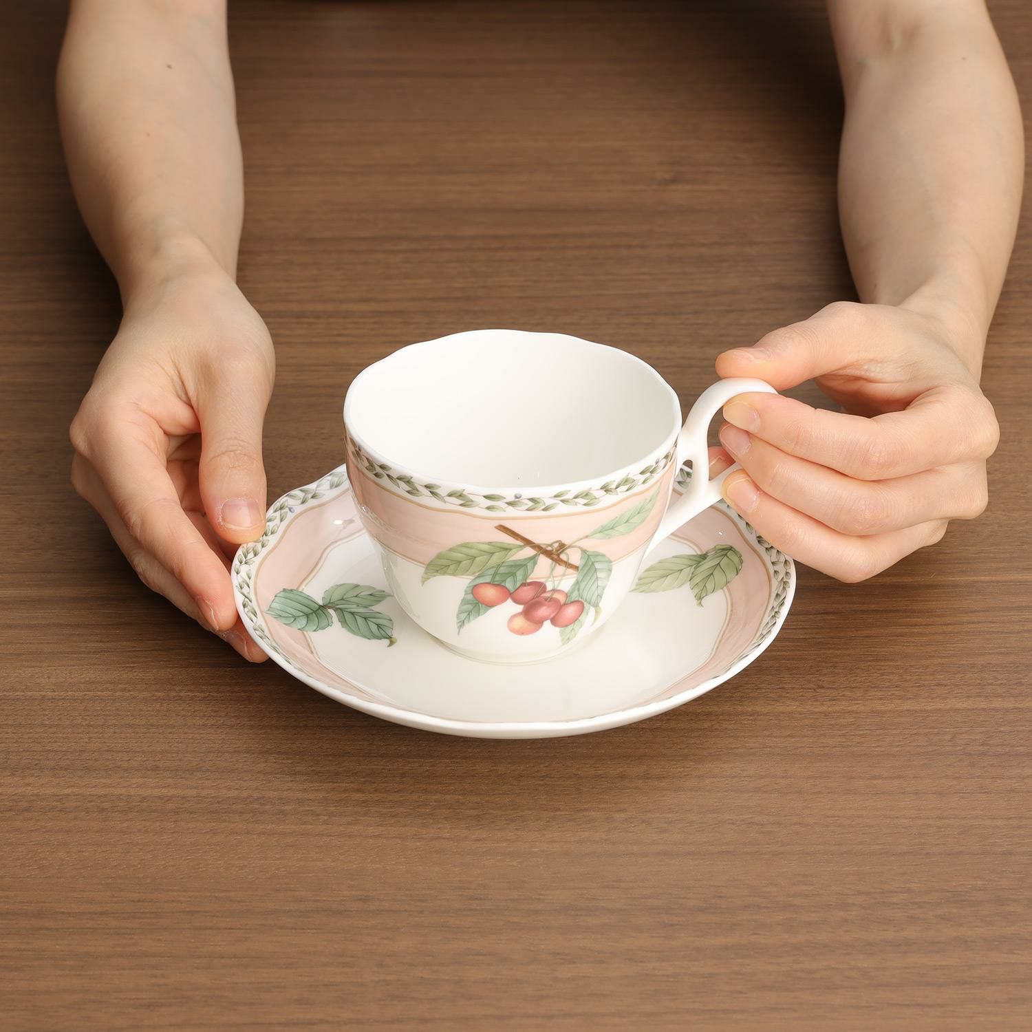 オーチャードガーデン カップ&ソーサー(スモーキーピンク) | ノリタケ