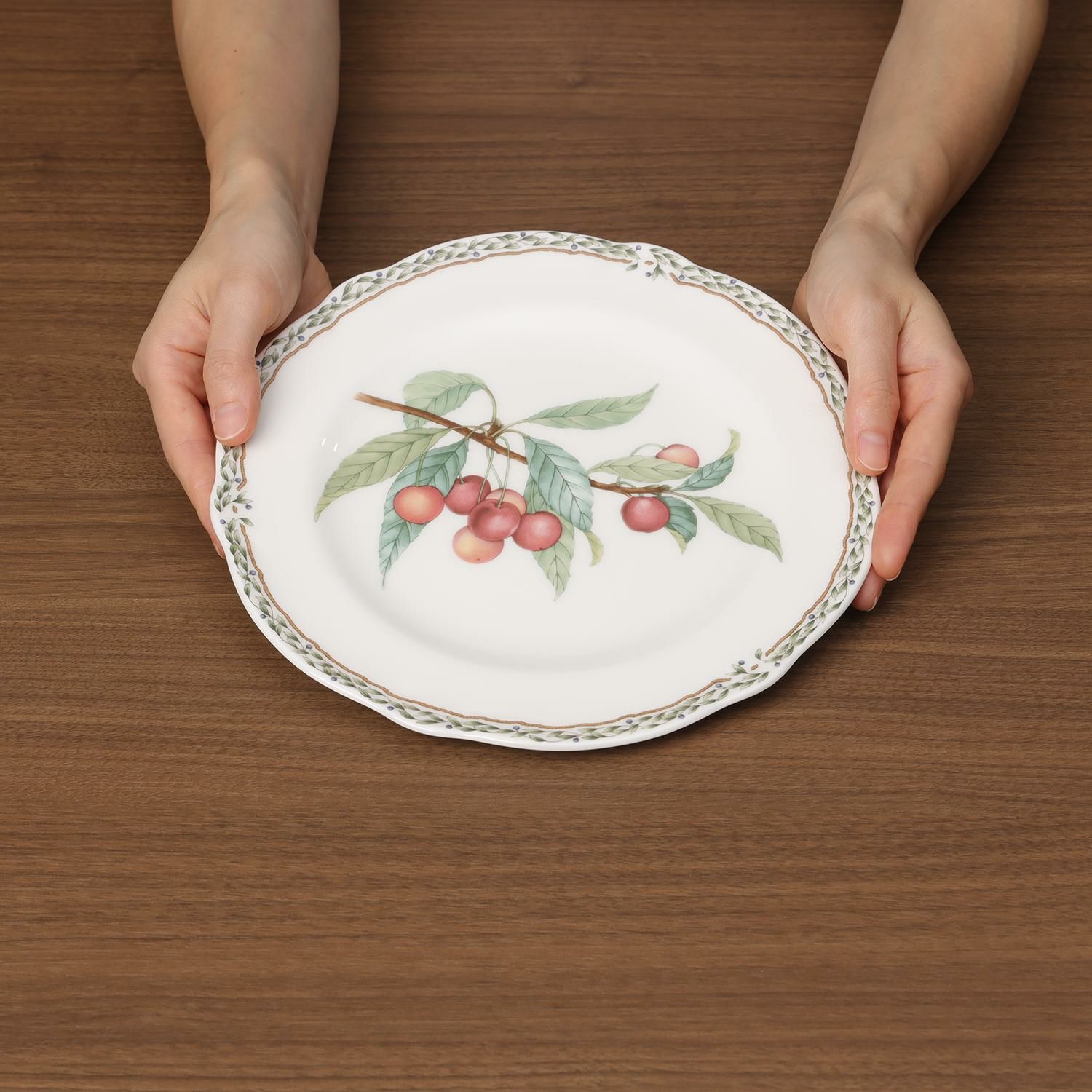 オーチャードガーデン 22cmプレート | ノリタケ食器公式オンラインショップ