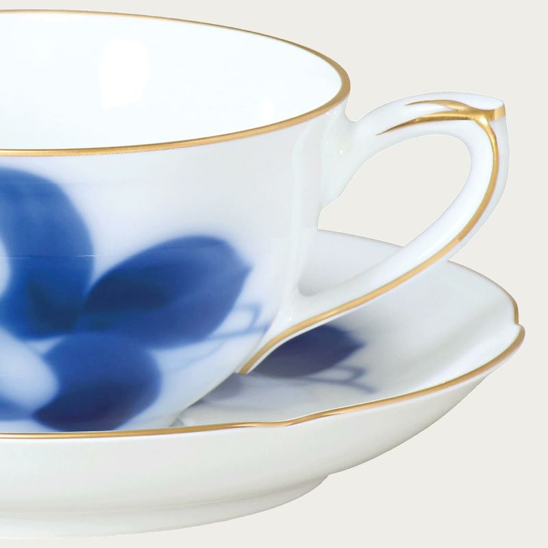 [大倉陶園]ブルーローズ（8211） ティー・コーヒー碗皿 | ノリタケ食器公式オンラインショップ
